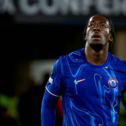 Senzace! Chelsea poslala Axela Disasiho na hostování do Aston Villy – co to znamená pro oba týmy?